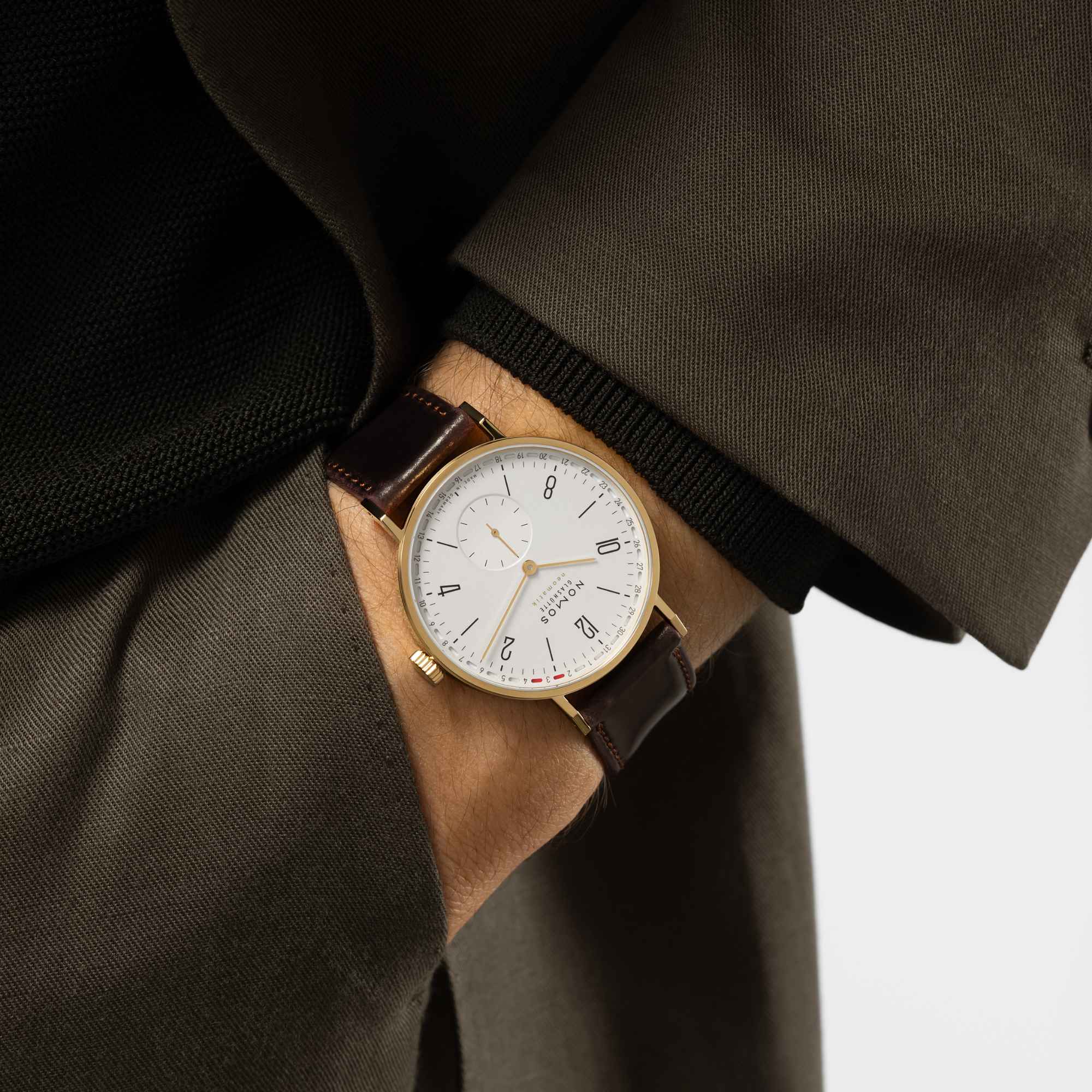 NOMOS Glashütte Tangente Gold Neomatik 38 Update Doré (Ref: 196)