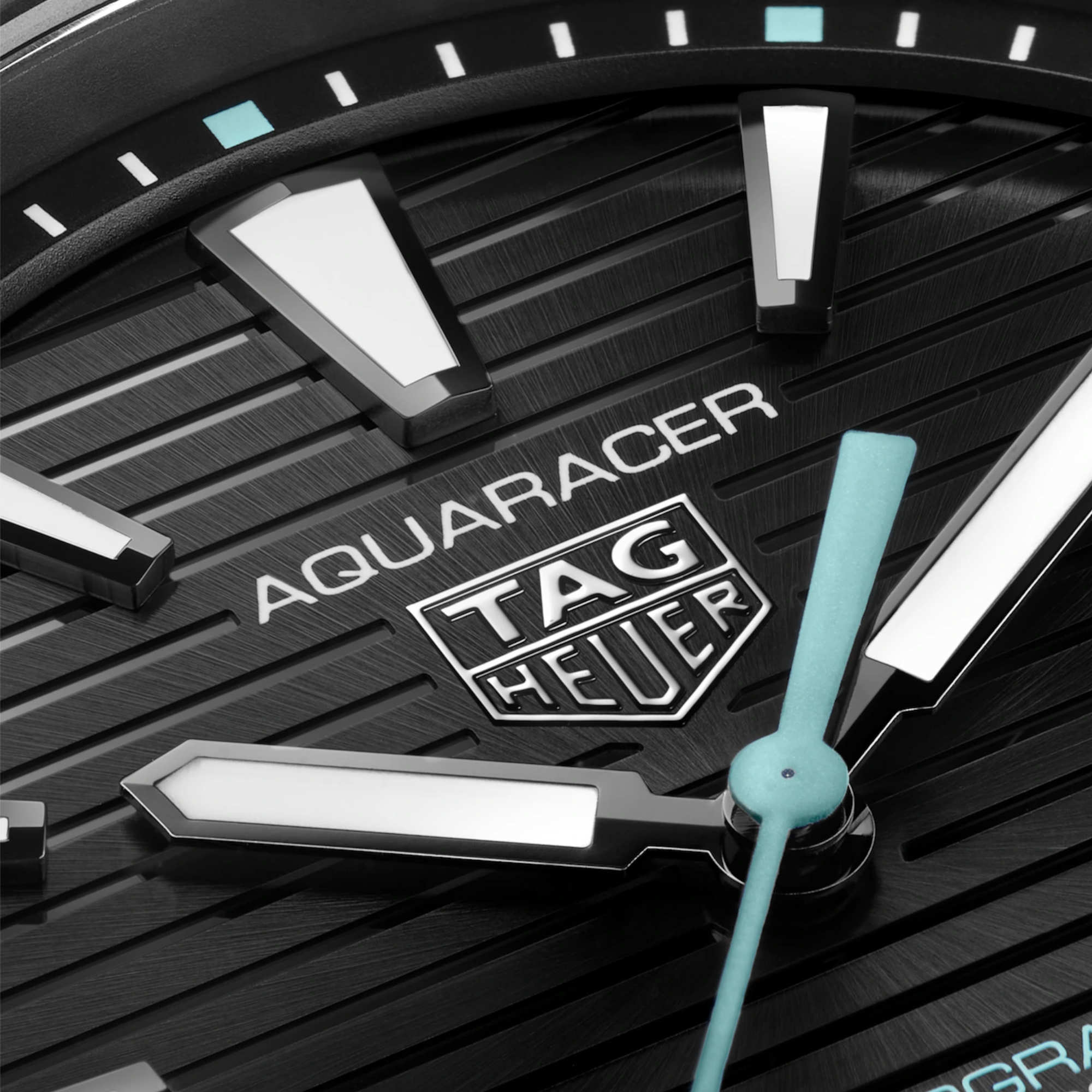TAG Heuer Aquaracer Professional 200 Solargraph (Ref: WBP1112.FT6199)