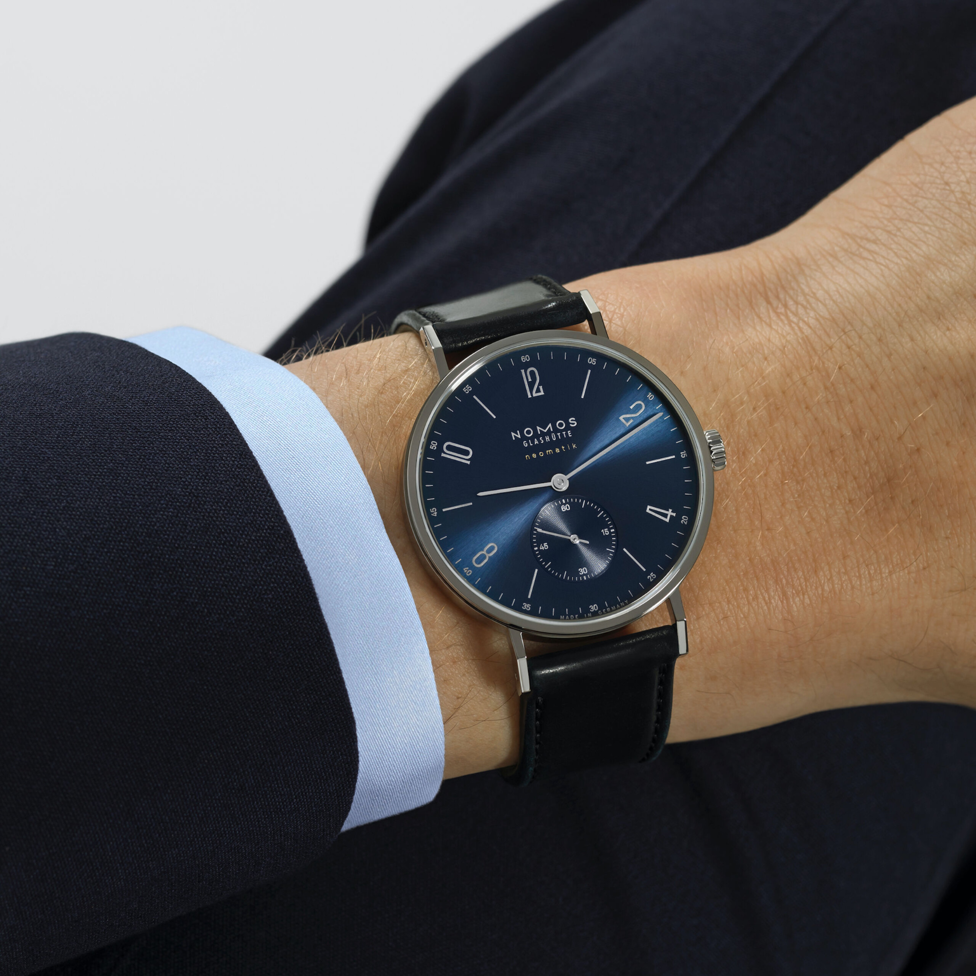 NOMOS Glashütte Tangente neomatik 39 blaugold (Ref: 146)