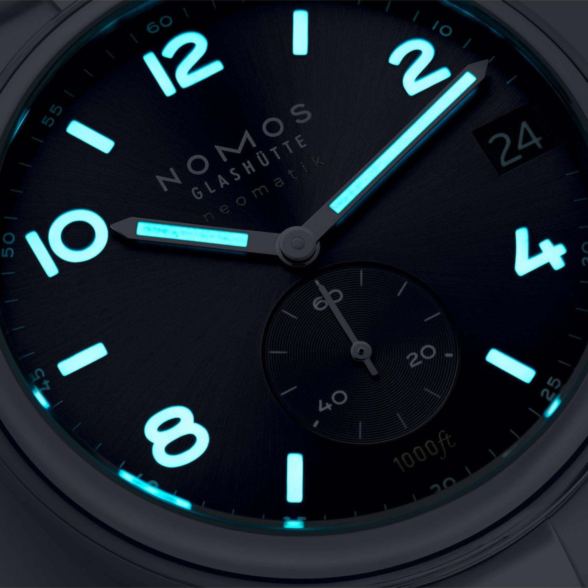 NOMOS Glashütte Club Sport neomatik 42 Datum schwarz (Ref: 781)