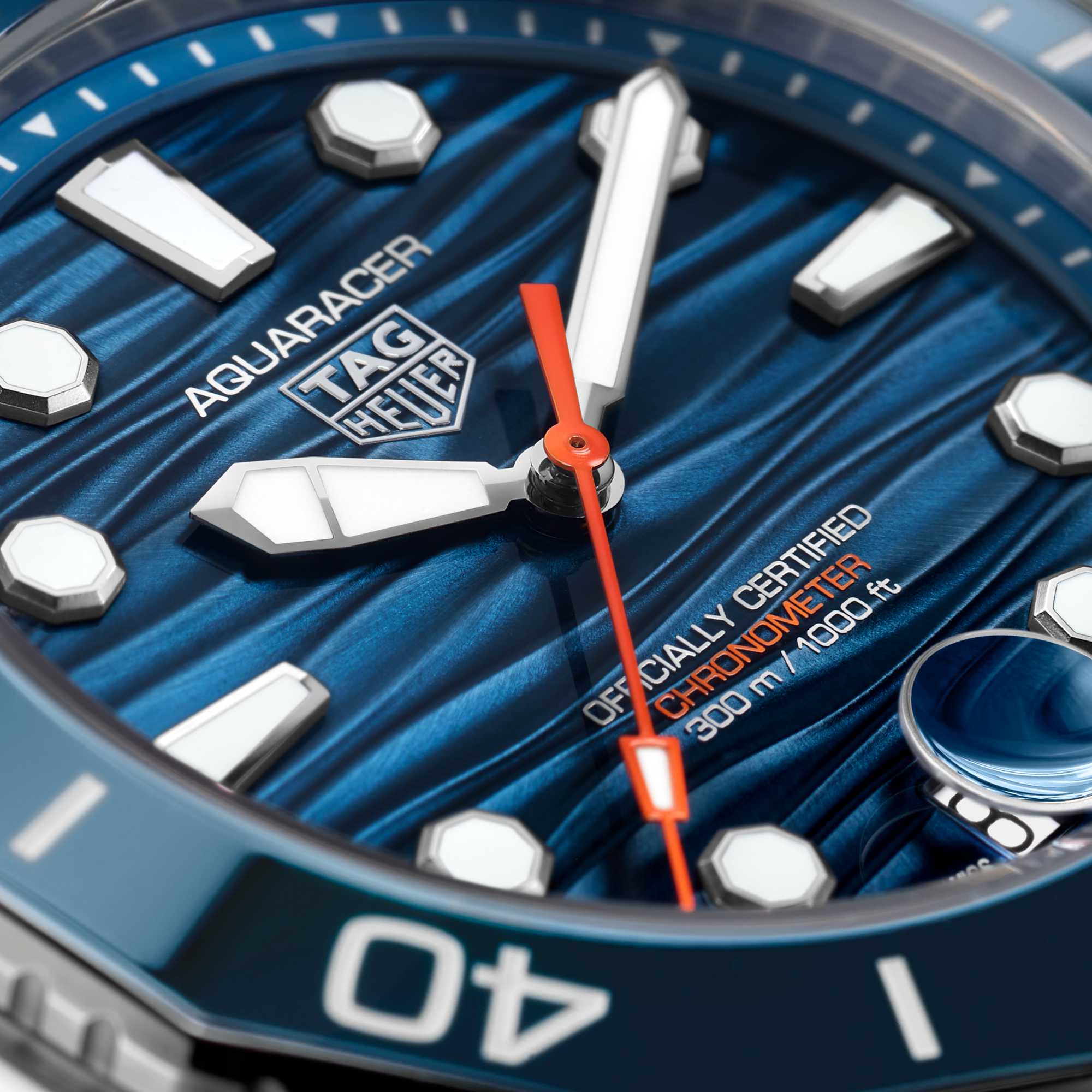 TAG Heuer TAG HEUER AQUARACER PROFESSIONAL 300 DATE (Ref: WBP5111.FT6259)