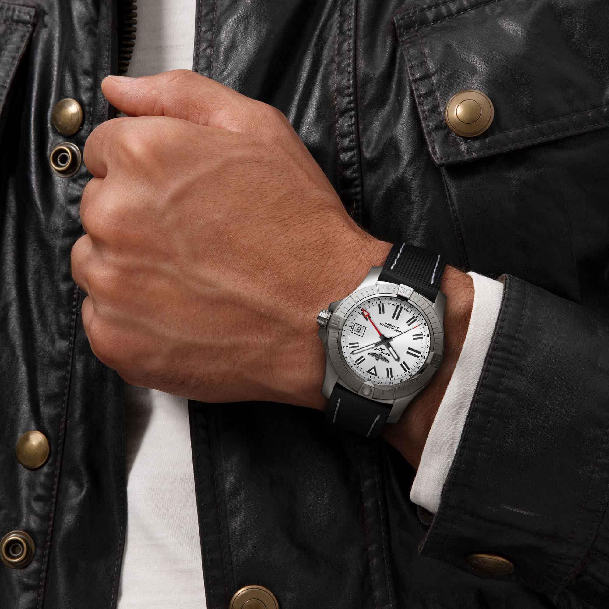 Breitling Avenger Automatic GMT 43 (Ref: A32397101A1X1)