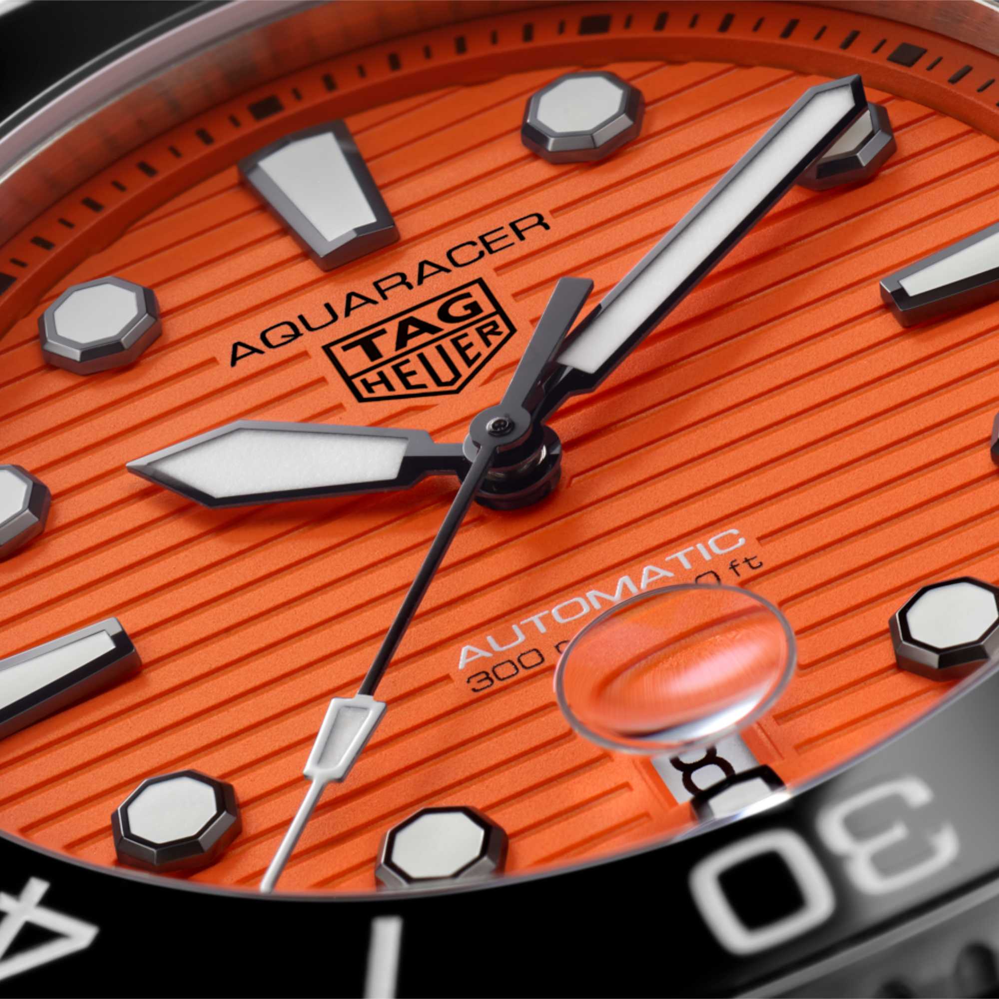 TAG Heuer TAG HEUER AQUARACER PROFESSIONAL 300 ORANGE DIVER (Ref: WBP201F.BA0632)