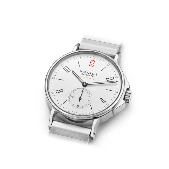 NOMOS Glashütte-Ahoi neomatik für Ärzte ohne Grenzen Deutschland-560.S1-4