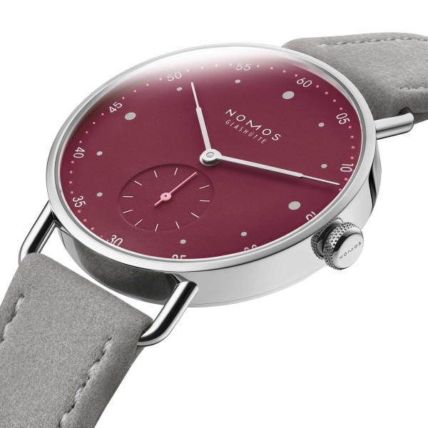 NOMOS Glashütte Metro 33 muted red (Ref: 1123)