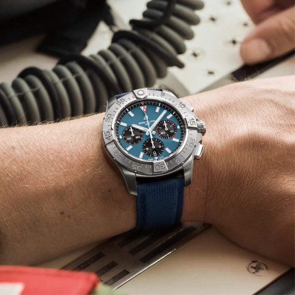 Breitling Avenger B01 Chronograph 44 (Ref: AB0147101C1X1)
