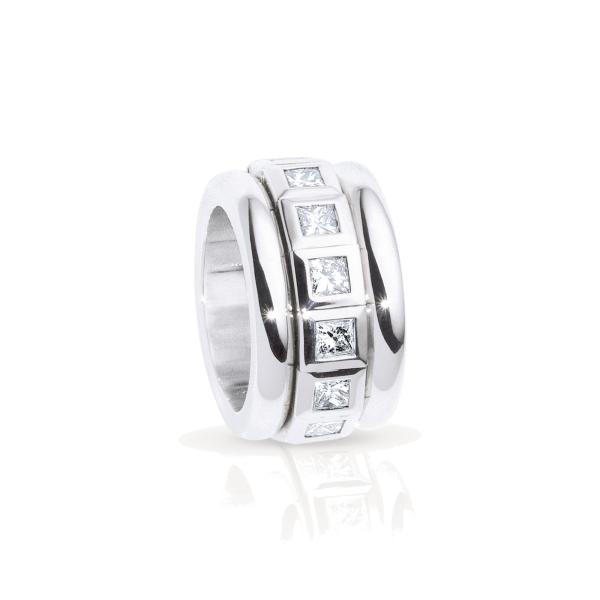 Tamara Comolli CURRICULUM VITAE 77 Ring  (Ref: R-CV77-13-PrL-wg)