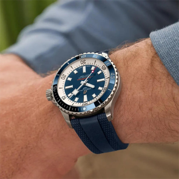 Breitling Superocean Automatic 42 (Ref: A17375E71C1S1)