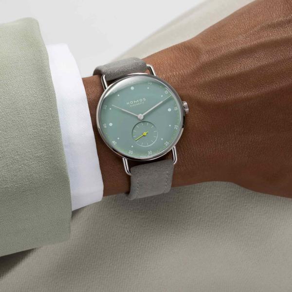 NOMOS Glashütte Metro 33 sage (Ref: 1124.SB)