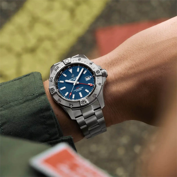 Breitling Avenger Automatic GMT 44 (Ref: A32320101C1A1)