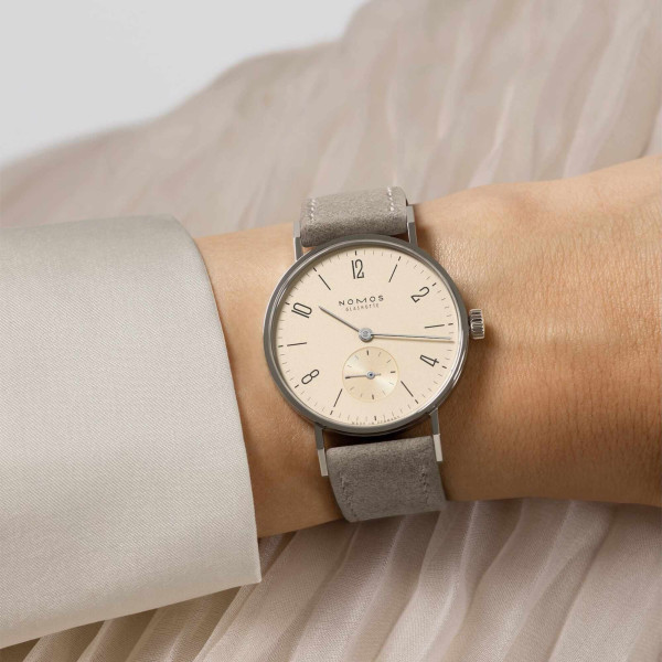 NOMOS Glashütte Tangente 33 champagner (Ref: 151)