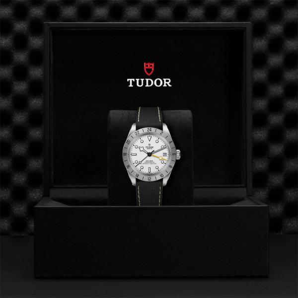 TUDOR Black Bay PRO (Ref: M79470-0006)