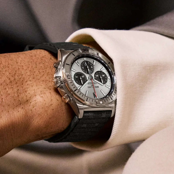 Breitling Chronomat B01 42 (Ref: AB0134101G1S2)