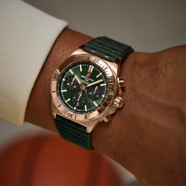 Breitling Chronomat B01 42 (Ref: RB0134101L1S1)