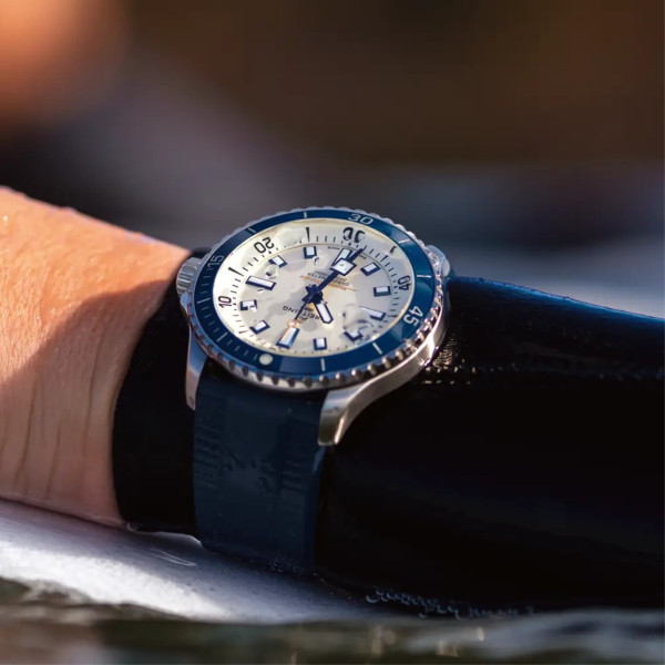 Breitling Superocean Automatic 42 (Ref: A17375E71G1S1)