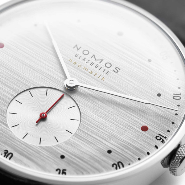 NOMOS Glashütte Metro neomatik 39 silvercut (Ref: 1114)