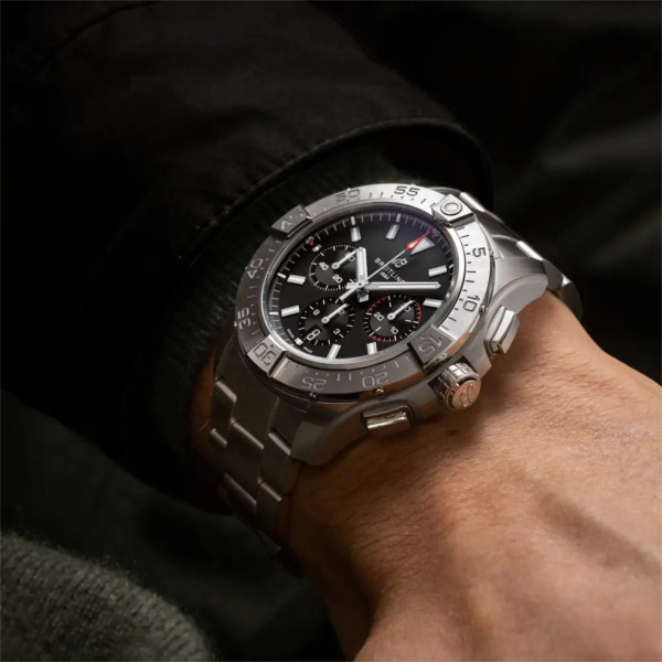 Breitling Avenger B01 Chronograph 44 (Ref: AB0147101B1A1)