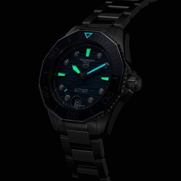 TAG Heuer TAG HEUER AQUARACER PROFESSIONAL 300 DATE (Ref: WBP231B.BA0618)