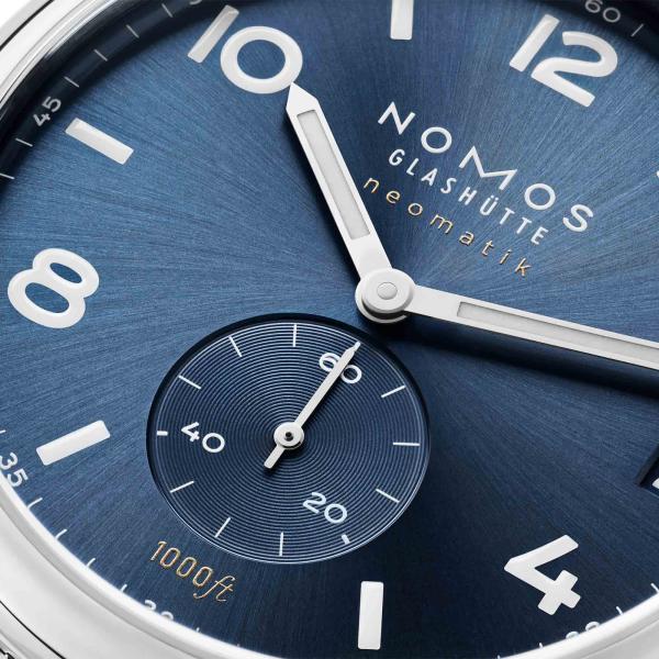 NOMOS Glashütte Club Sport neomatik 42 Datum blau (Ref: 782)