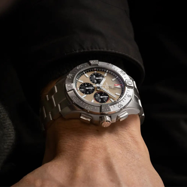 Breitling Avenger B01 Chronograph 44 (Ref: AB0147101A1A1)