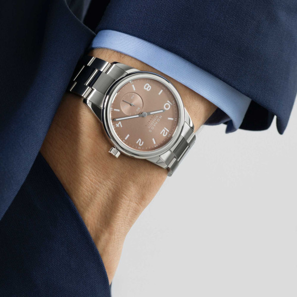 NOMOS Glashütte Club Sport neomatik 39 ember (Ref: 762)