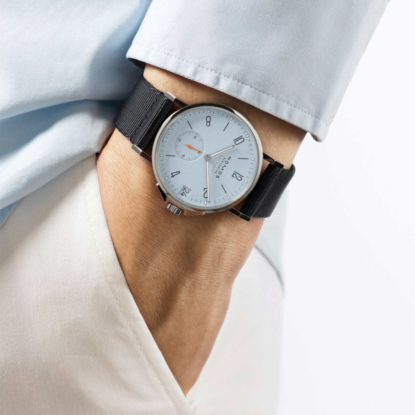 NOMOS Glashütte Ahoi neomatik 38 Datum sky (Ref: 526)