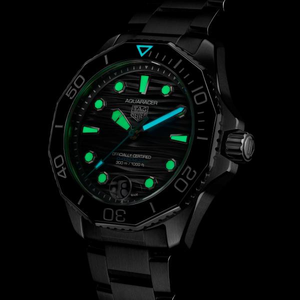 TAG Heuer TAG HEUER AQUARACER PROFESSIONAL 300 DATE (Ref: WBP5110.BA0013)