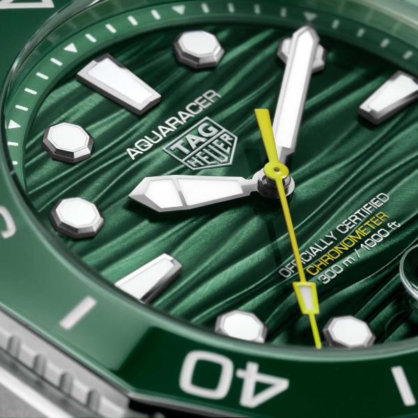 TAG Heuer TAG HEUER AQUARACER PROFESSIONAL 300 DATE (Ref: WBP5116.BA0013)