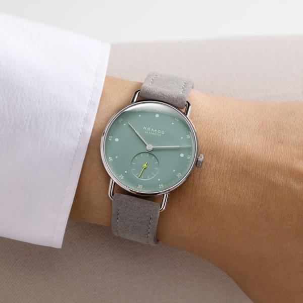 NOMOS Glashütte Metro 33 sage (Ref: 1124.SB)