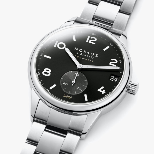 NOMOS Glashütte Club Sport neomatik 42 Datum schwarz (Ref: 781)
