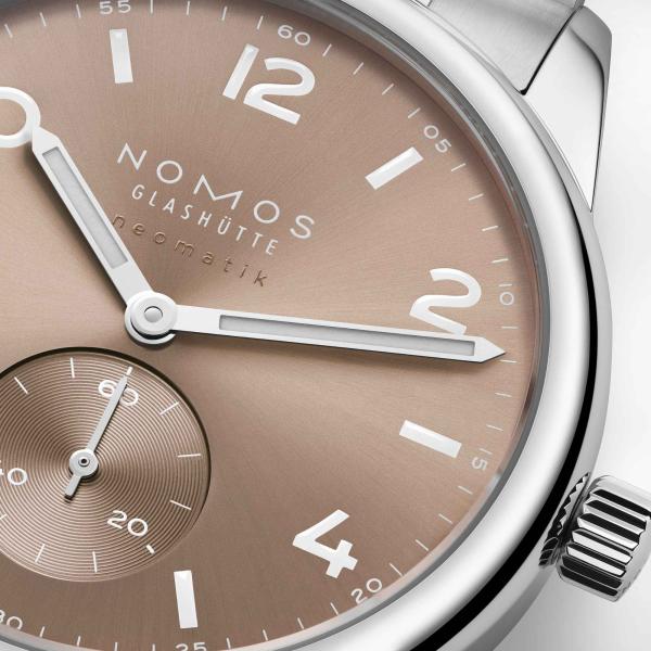 NOMOS Glashütte Club Sport neomatik 39 ember (Ref: 762)