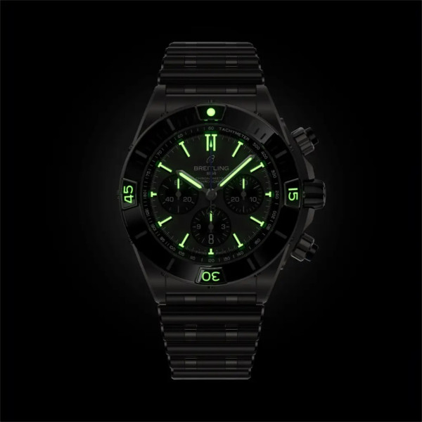 Breitling Super Chronomat B01 44 (Ref: EB0136251M1E1)