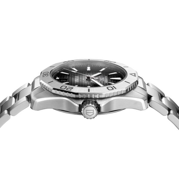 TAG Heuer TAG HEUER AQUARACER PROFESSIONAL 200 DATE (Ref: WBP2110.BA0627)