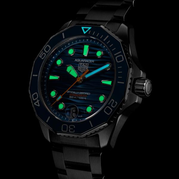 TAG Heuer TAG HEUER AQUARACER PROFESSIONAL 300 DATE (Ref: WBP5111.BA0013)