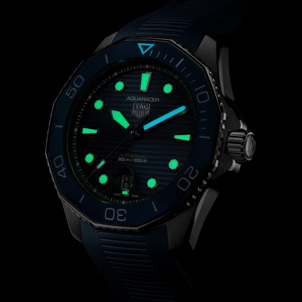 TAG Heuer TAG HEUER AQUARACER PROFESSIONAL 300 (Ref: WBP201B.FT6198)