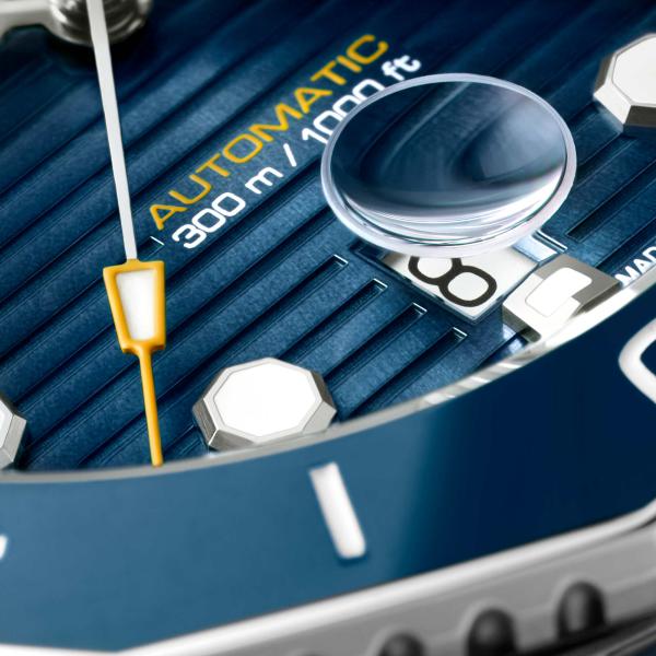 TAG Heuer TAG HEUER AQUARACER PROFESSIONAL 300 (Ref: WBP201B.FT6198)