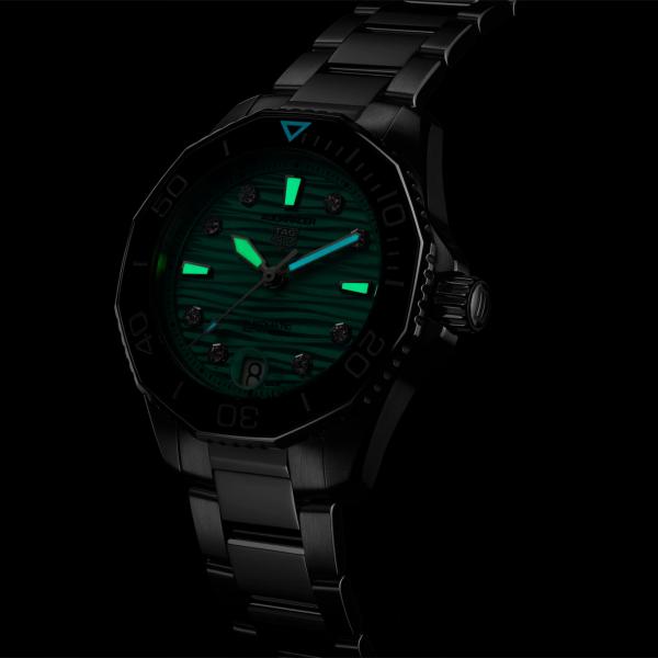 TAG Heuer TAG HEUER AQUARACER PROFESSIONAL 300 DATE (Ref: WBP231K.BA0618)
