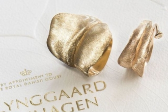 oJ Ole Lynggaard Kollektionskachel Leaves quer