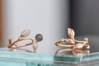 2020 Ole Lynggaard Kollektionskachel Blooming quer