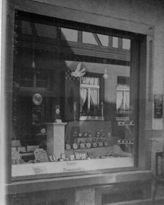 1923 Vogl Schlossgasse 1 Portrait