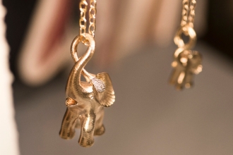 oJ Ole Lynggaard Kollektionskachel Elephant quer