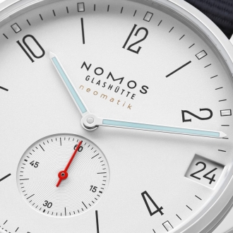 5 1 NOMOSGlashuette 0525 Ahoi neomatik 38 date 1080x1350px