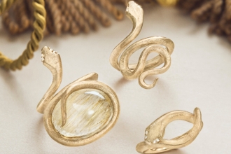 oJ Ole Lynggaard Kollektionskachel Snakes quer