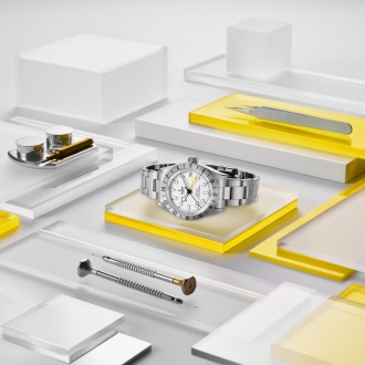 TUDOR NP25 BLACK BAY PRO LIFESTYLE-2