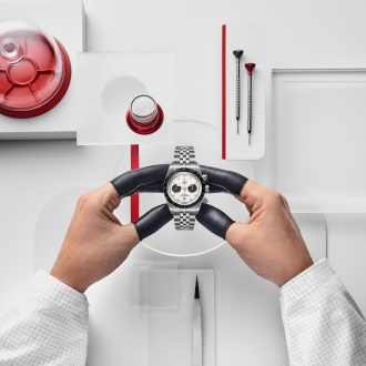 TUDOR NP25 BLACK BAY CHRONO LIFESTYLE-8