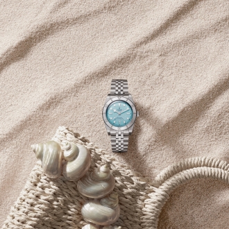 TUDOR NP25 BlackBay54 LagoonBlue Lifestyle 5