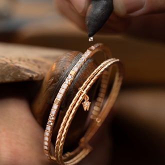 2024 Wellendorff Armband UMARME MICH Mein Glück perlmutt Kachel