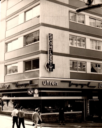 1968 Vogl Außenfassade Portrait