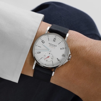 4 1 NOMOSGlashuette 0525 Ahoi neomatik 38 date 1080x1350px (2)