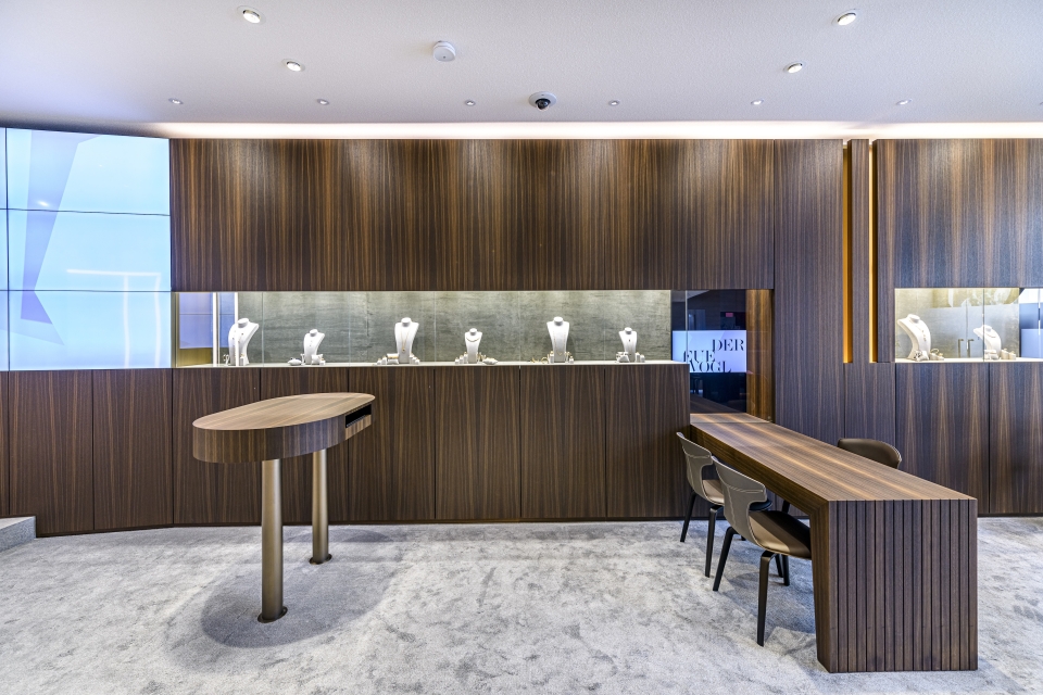 2024_POS_HS16+18_Schmuckwelt_Kachel_5